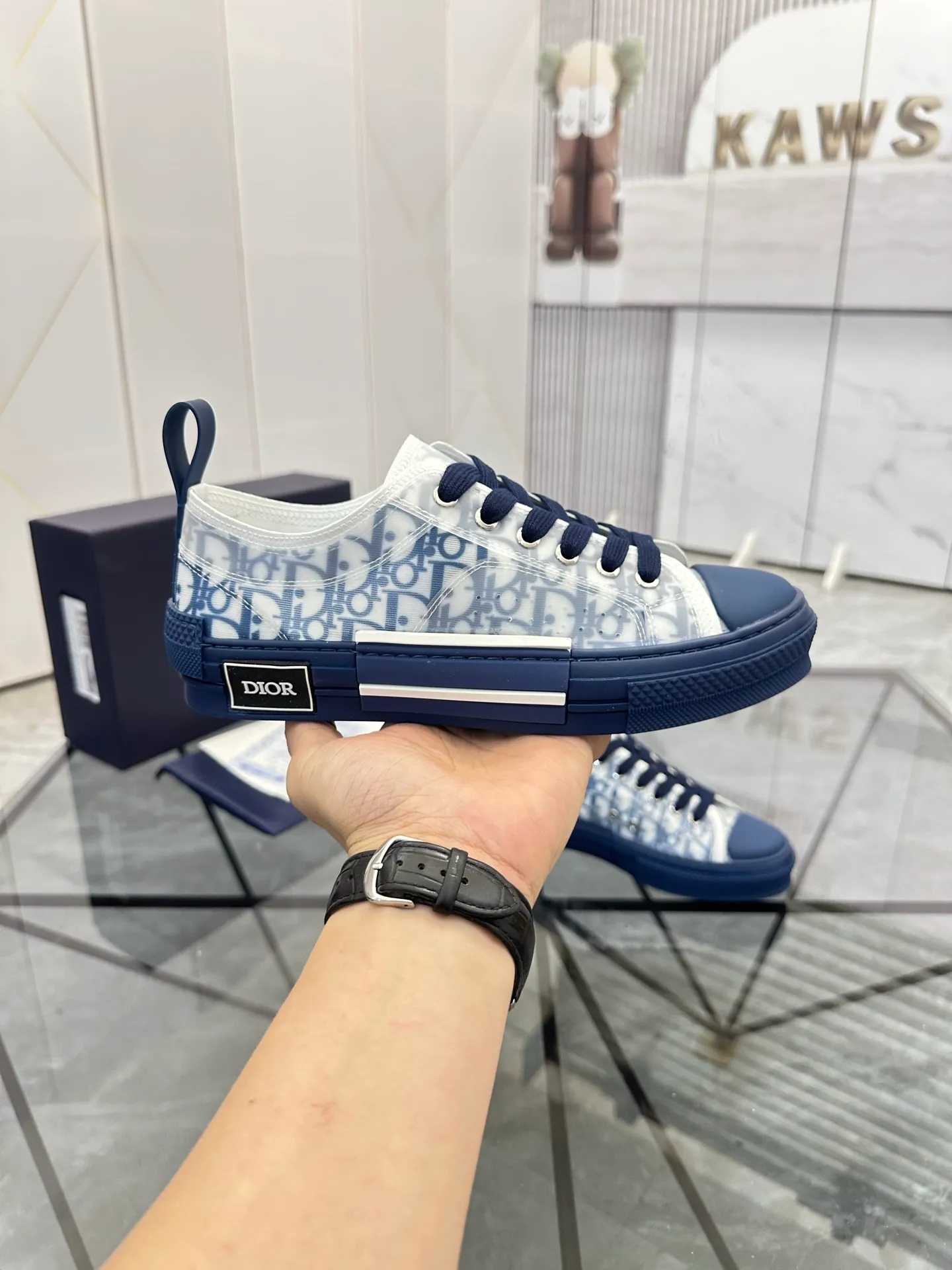 Selling men's shoes 💰: 💰P400¥ Product trademark: Dio* "Dior*" low-top casual shoes Regular size: 36-45 (can be customized to 46) Couple style B23 Product materials: Upper imported original fabric, breathable lining, original outsole. No.: 007